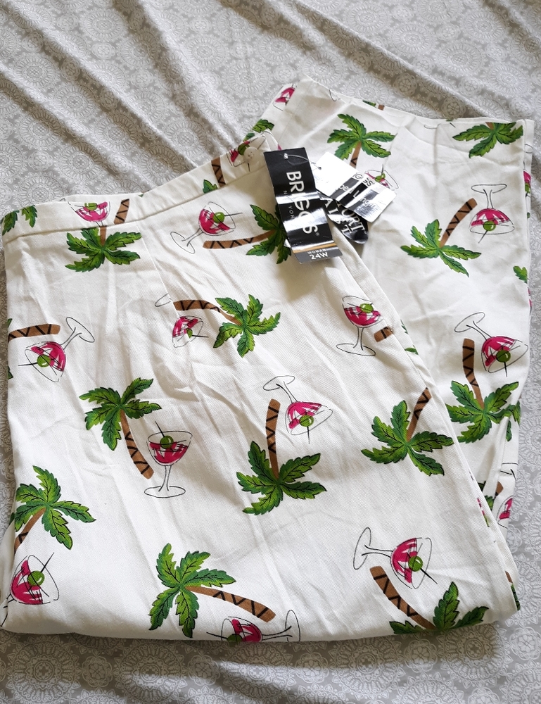 Tropical vacation 🍸martini 🌴palm tree crop pant